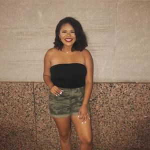 Meet your Posher, Alexia